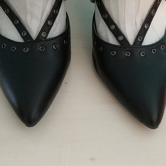 G by GUESS heels size 9.5 - Picture 3 of 4